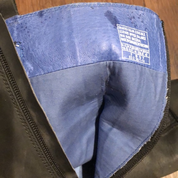 Boots - Picture 4 of 6